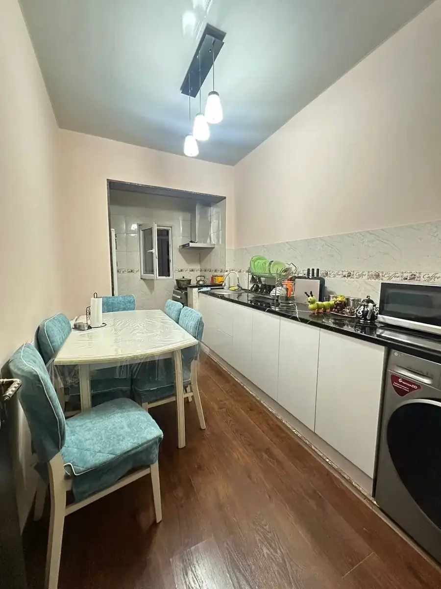 Продается 3-комнатная квартира − 75 м²