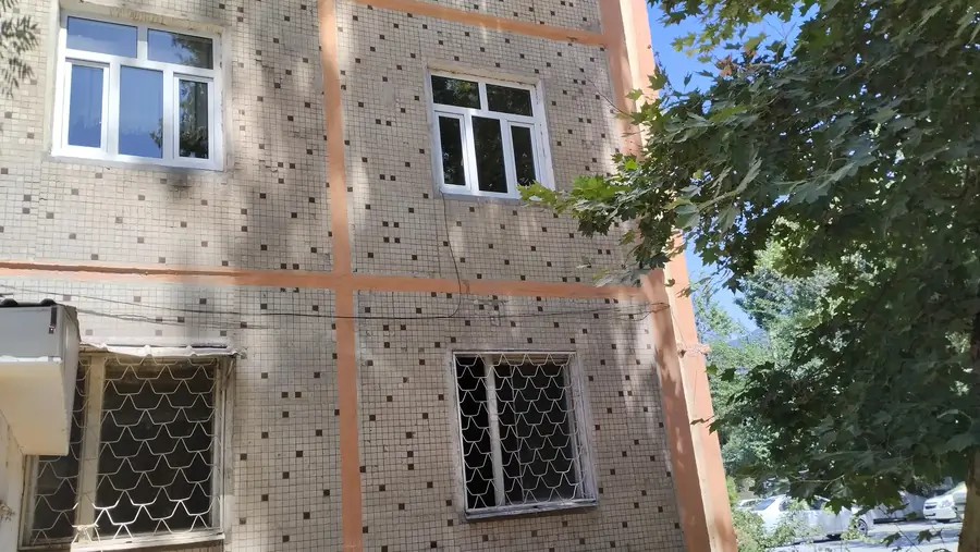 1 xonali kvartira sotiladi − 48 m²