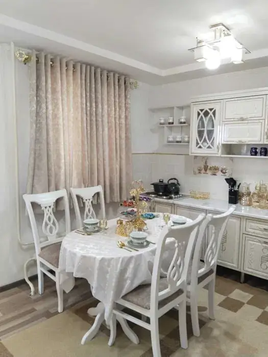 Сдается 2-комнатная квартира − 60 м²