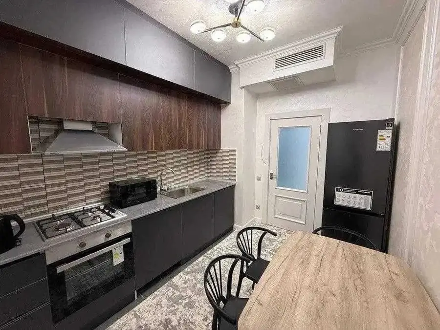 Сдается 2-комнатная квартира − 48 м²