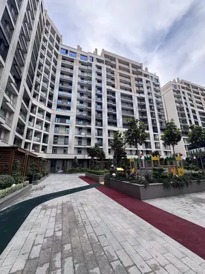 3 xonali kvartira sotiladi − 79 m²