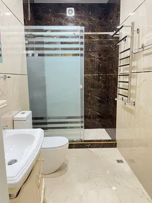 Ijaraga 4 qavatli uy − 650 m²