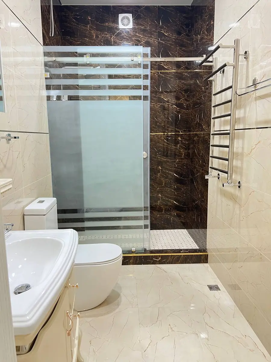 Ijaraga 4 qavatli uy − 650 m²