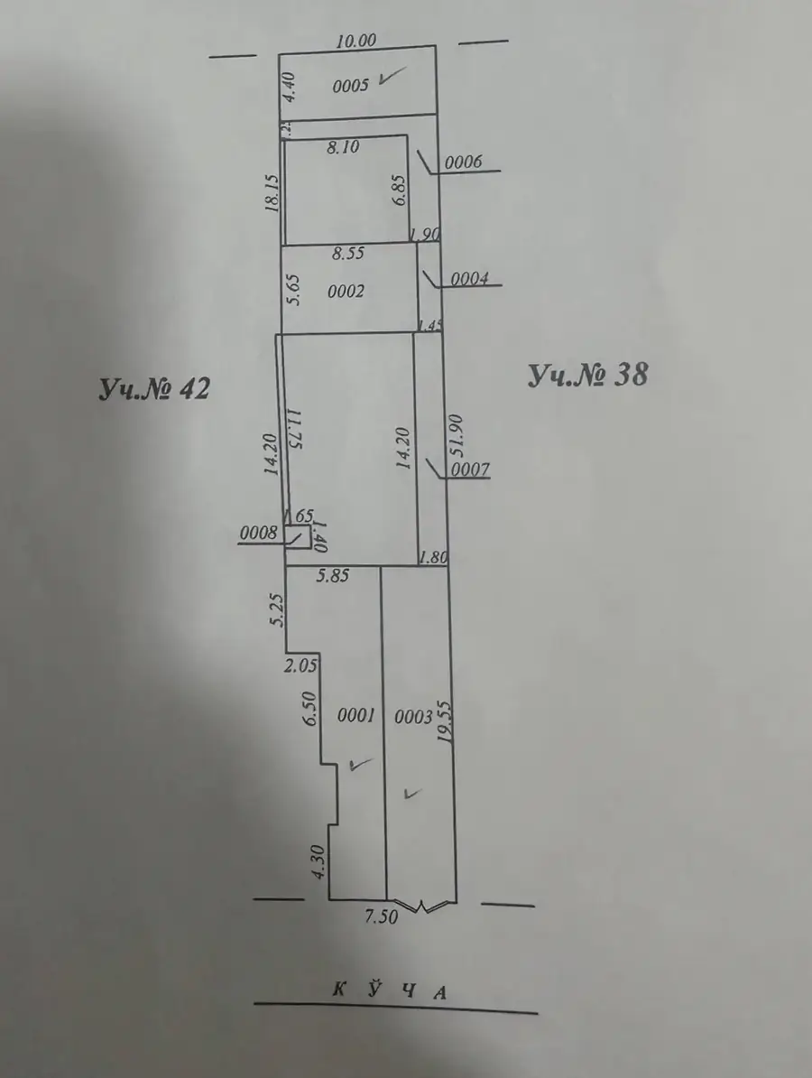 3 qavatli uy sotiladi − 300 m²