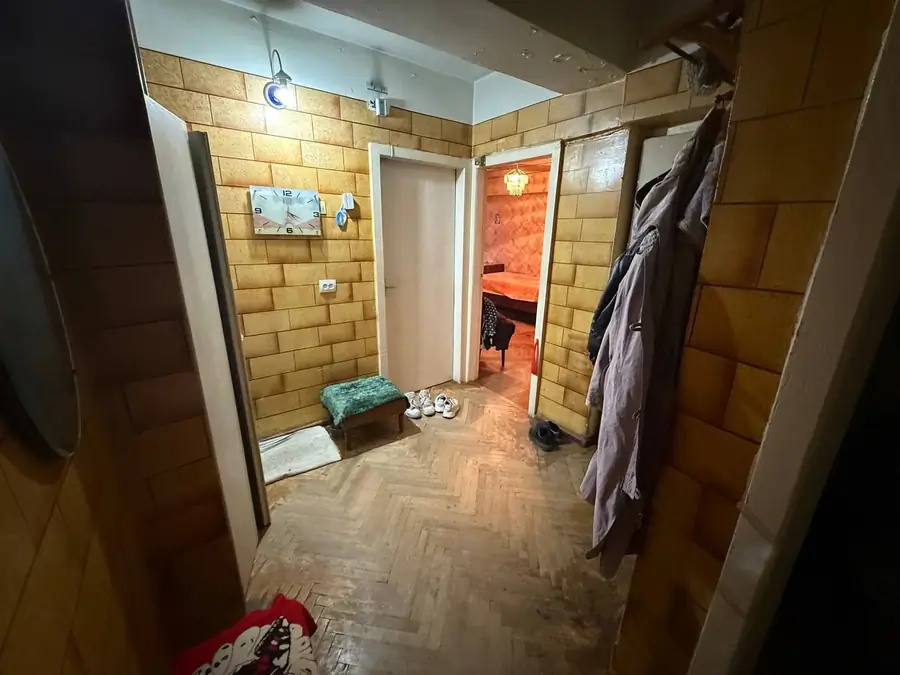 4 xonali kvartira sotiladi − 80 m²