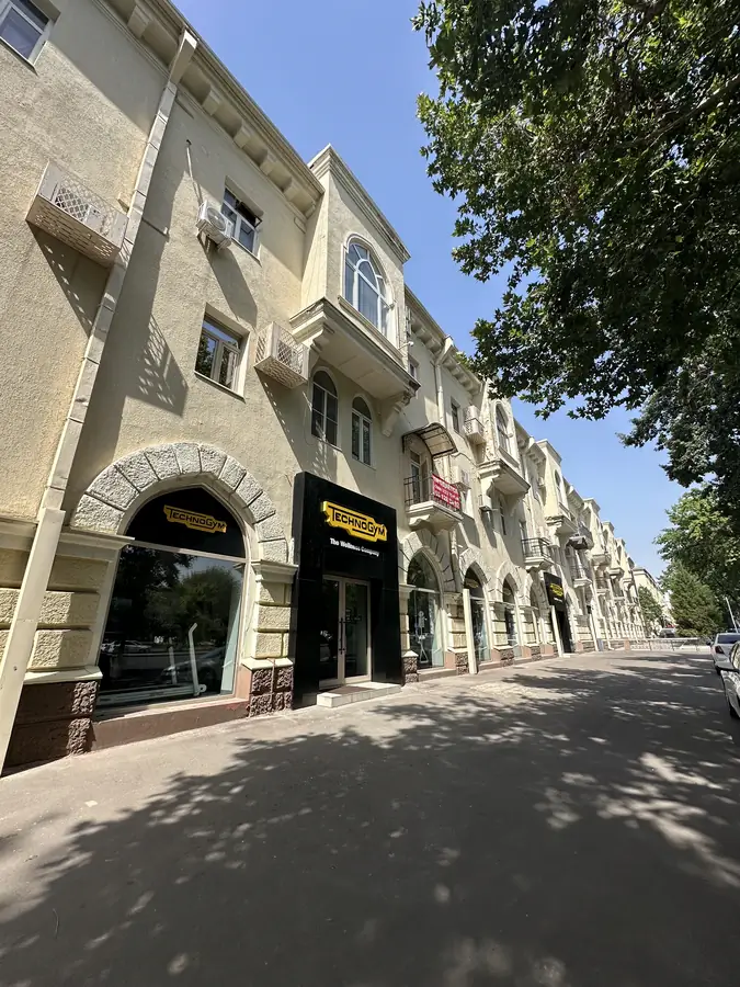 Продается 3-комнатная квартира − 70 м²