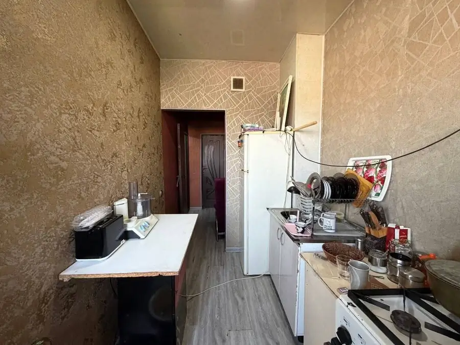 1 xonali kvartira sotiladi − 30 m²