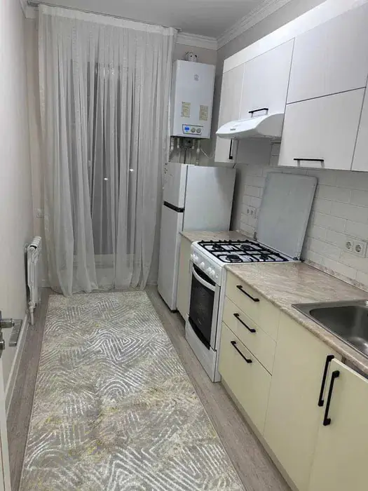 Продается 2-комнатная квартира − 40 м²