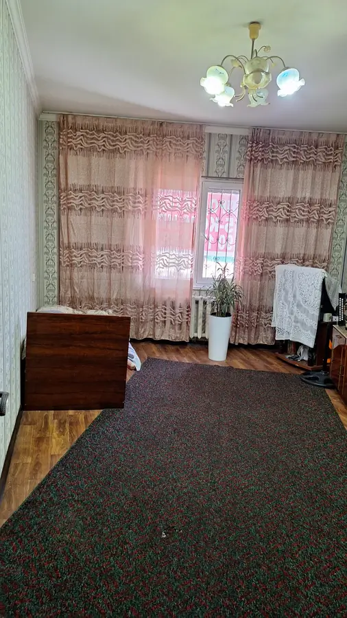 Продается Более 5-комнатная квартира − 111.1 м²