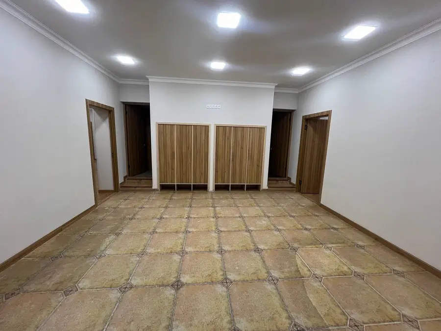 Ijaraga ofis − 500 m²