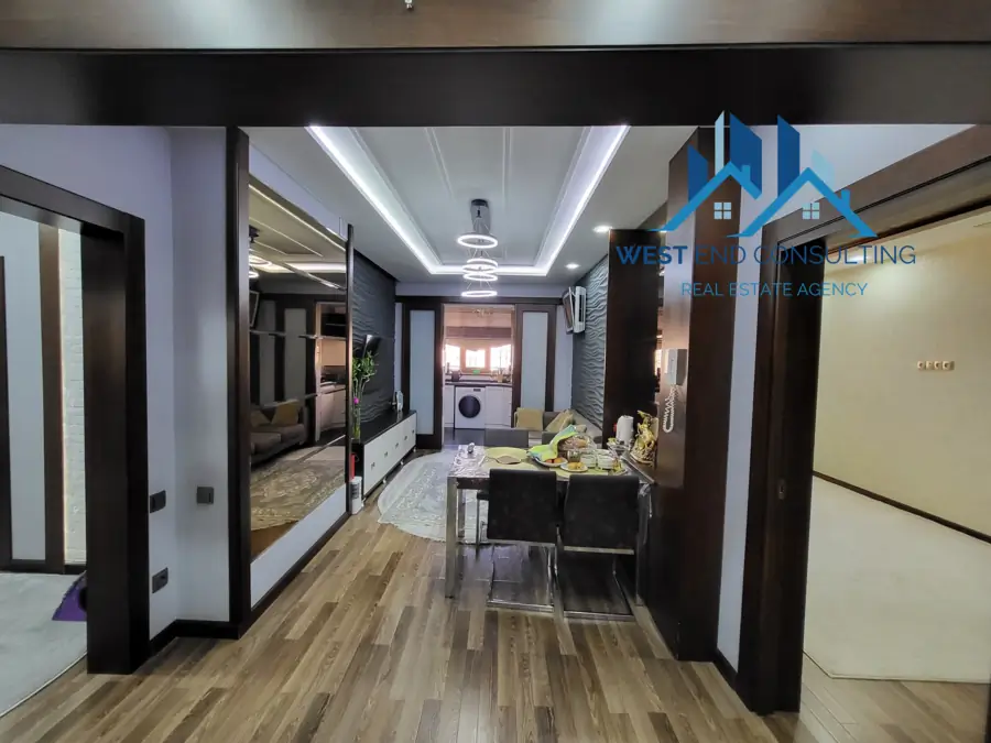 4 xonali kvartira sotiladi − 150 m²