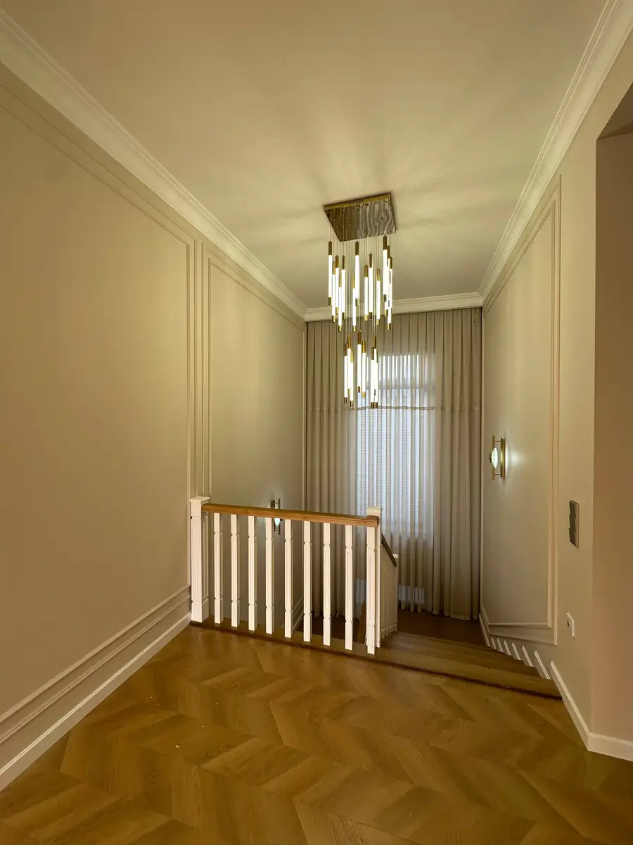 Продается 2-этажный дом − 368 м²