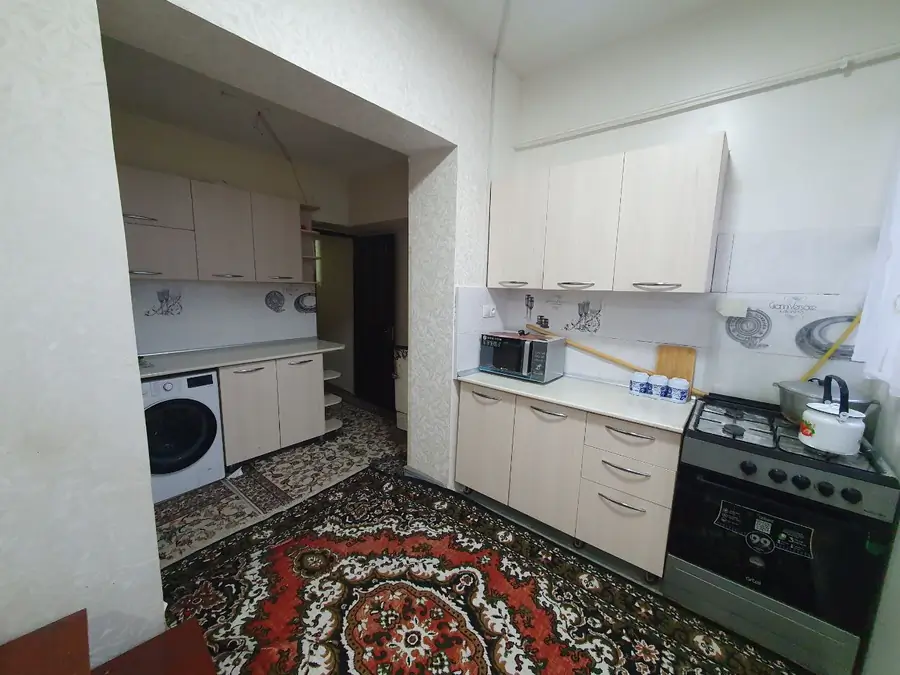 Продается 2-комнатная квартира − 50 м²