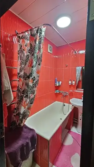 3 xonali kvartira sotiladi − 98 m²