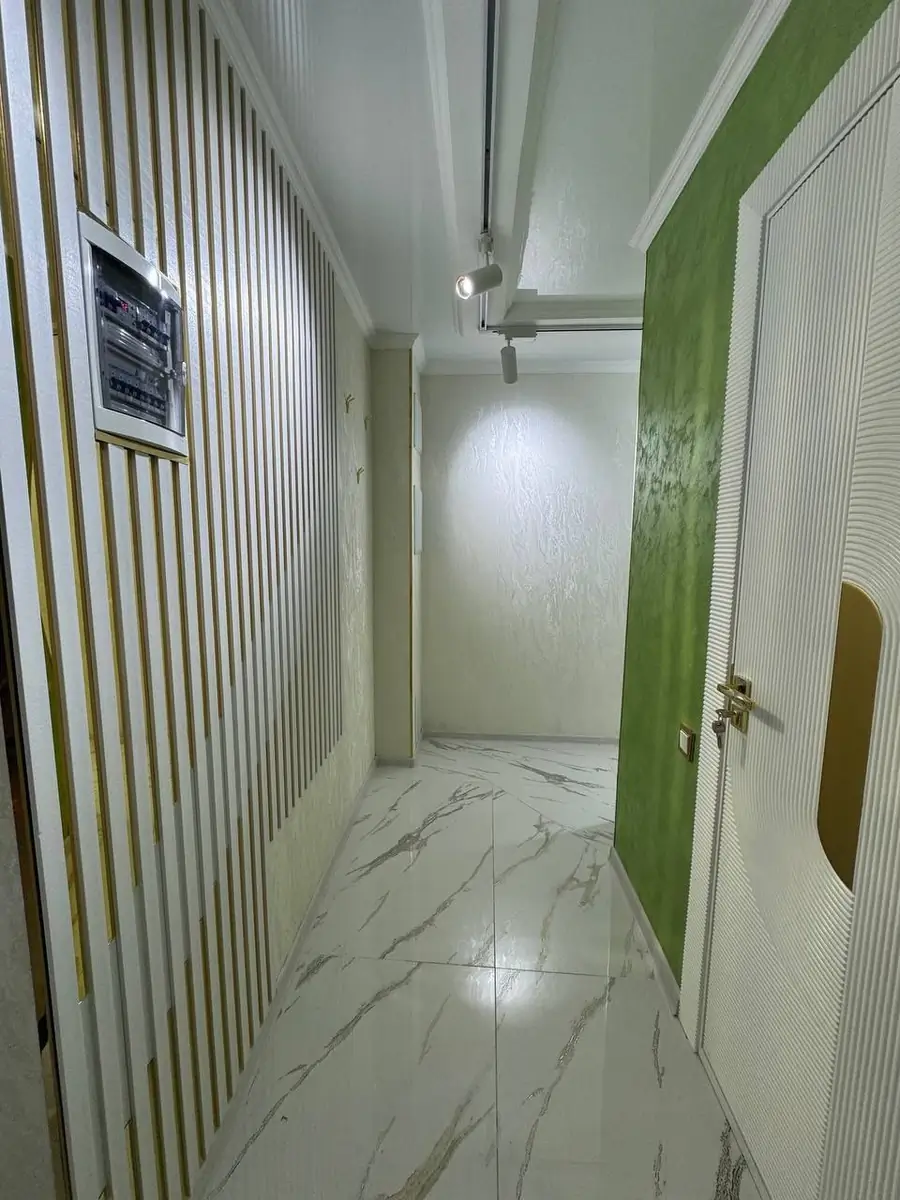 2 xonali kvartira sotiladi − 60 m²