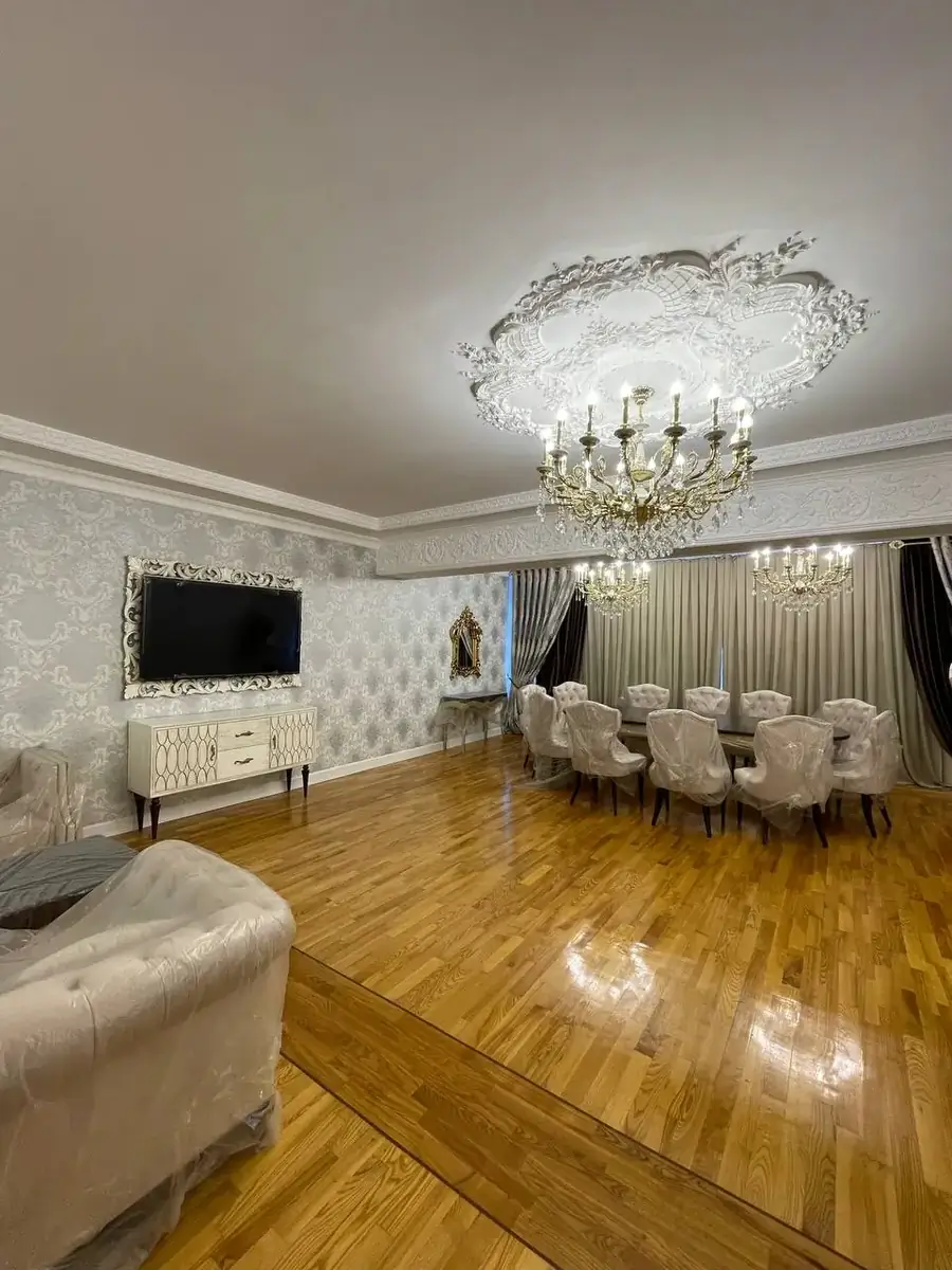 Более 5 xonali kvartira sotiladi − 283 m²