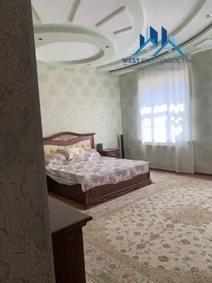 Ijaraga 3 qavatli uy − 350 m²