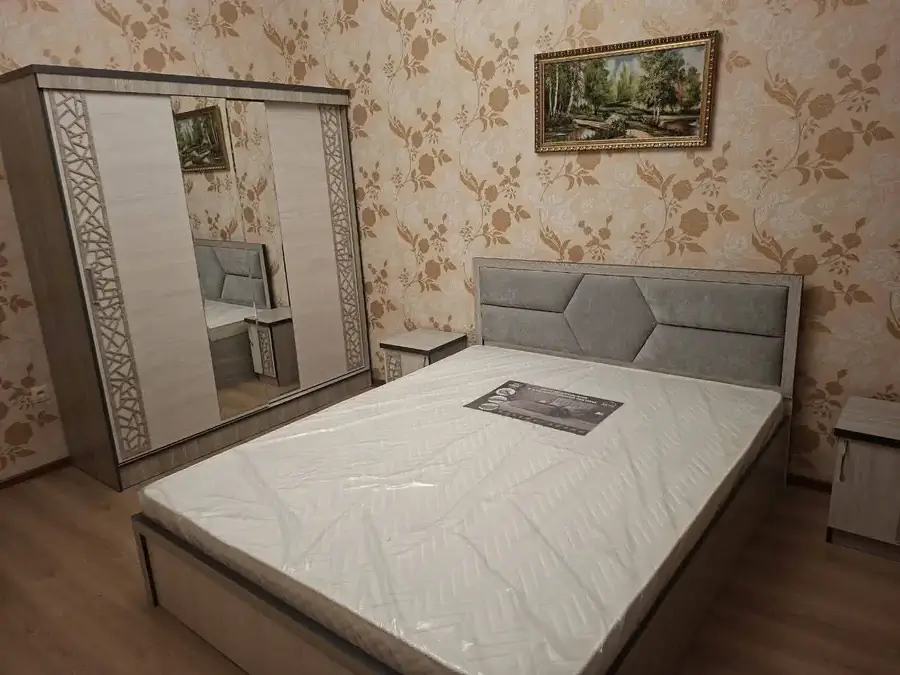 Сдается 3-комнатная квартира − 90 м²