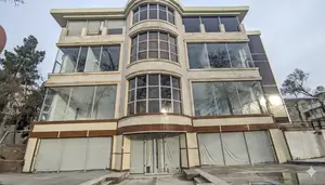 Ofis sotiladi − 242 m²