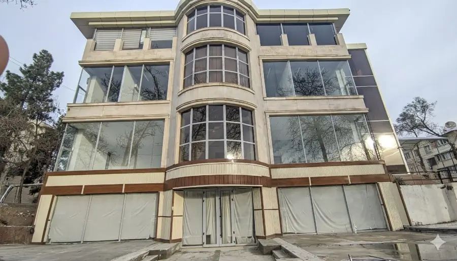 Ofis sotiladi − 242 m²