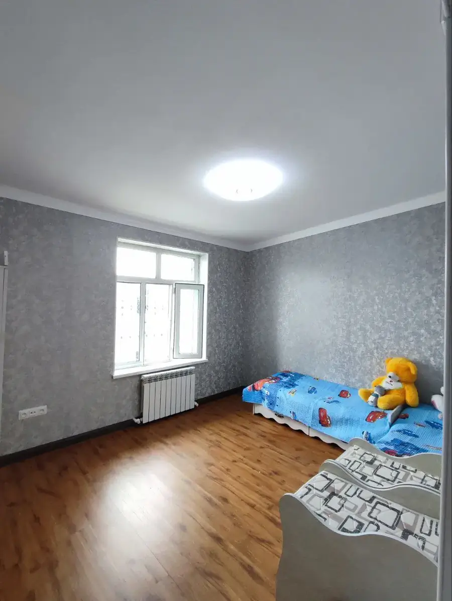 Продается Более 5-комнатная квартира − 135.3 м²