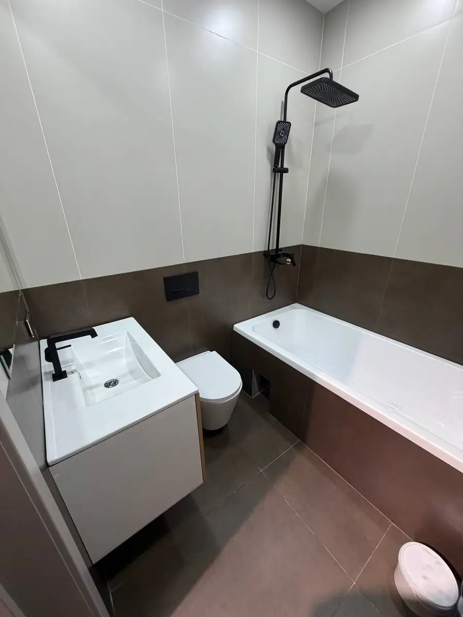 Продается 3-комнатная квартира − 76 м²