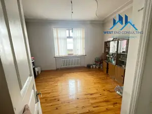 Ijaraga 2 qavatli uy − 370 m²
