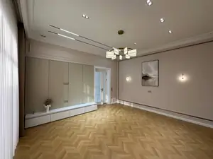2 qavatli uy sotiladi − 368 m²