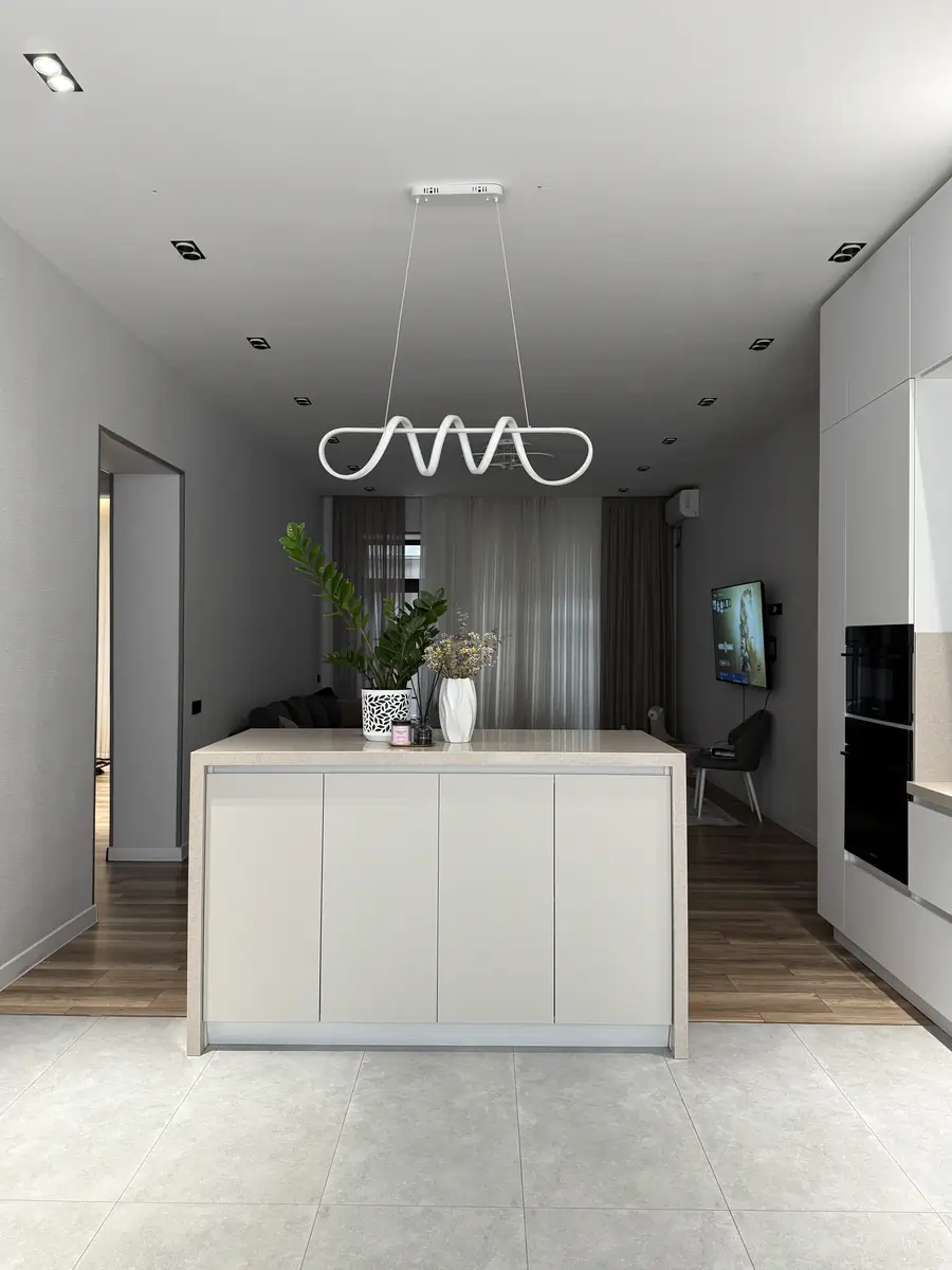 3 qavatli uy sotiladi − 425 m²