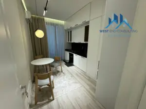 Сдается 3-комнатная квартира − 106 м²