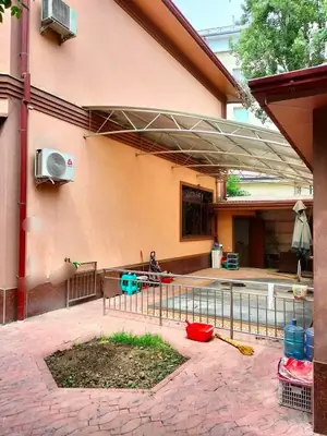 2 qavatli uy sotiladi − 160 m²