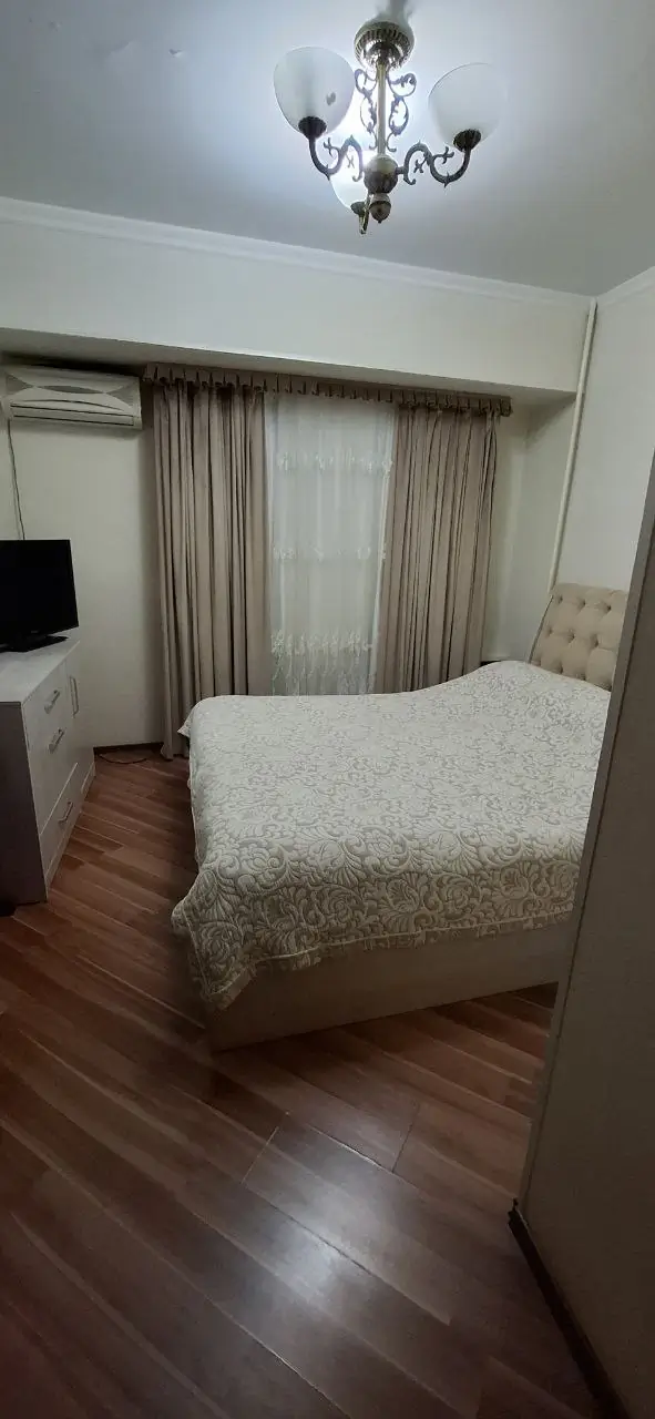 3 xonali kvartira sotiladi − 67 m²