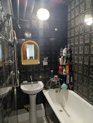 3 xonali kvartira sotiladi − 80 m²