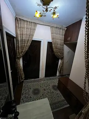 3 xonali kvartira sotiladi − 77 m²