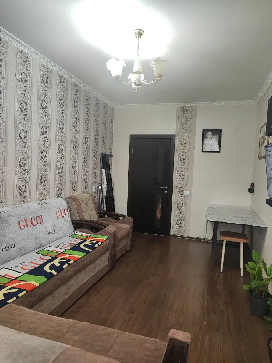 Продается 3-комнатная квартира − 58 м²