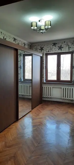 Сдается 2-комнатная квартира − 62 м²