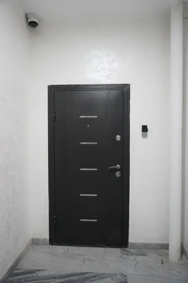 Продается 4-комнатная квартира − 117.7 м²