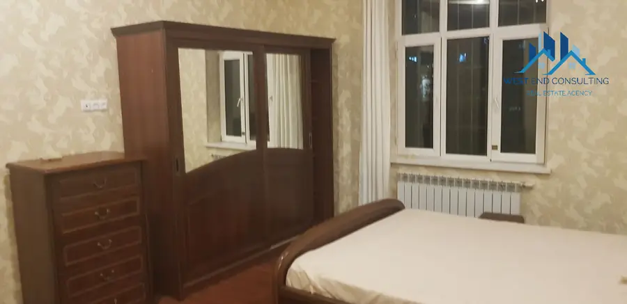 Ijaraga 3 qavatli uy − 350 m²