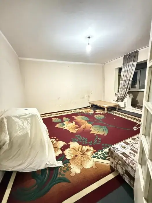 1 xonali kvartira sotiladi − 42 m²