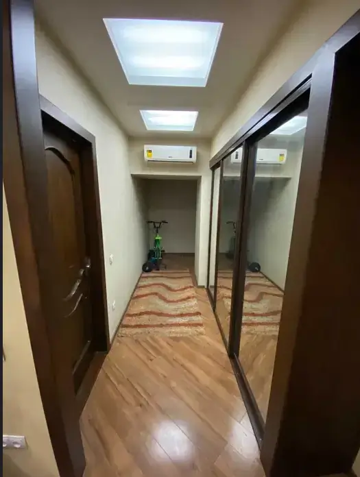 Продается Более 5-комнатная квартира − 120 м²