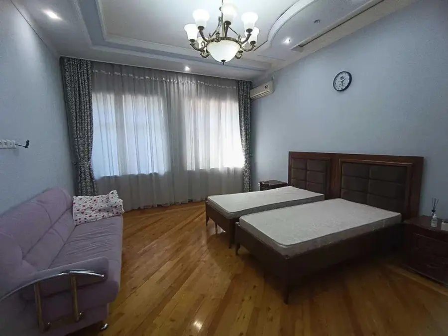 Ijaraga 3 qavatli uy − 380 m²