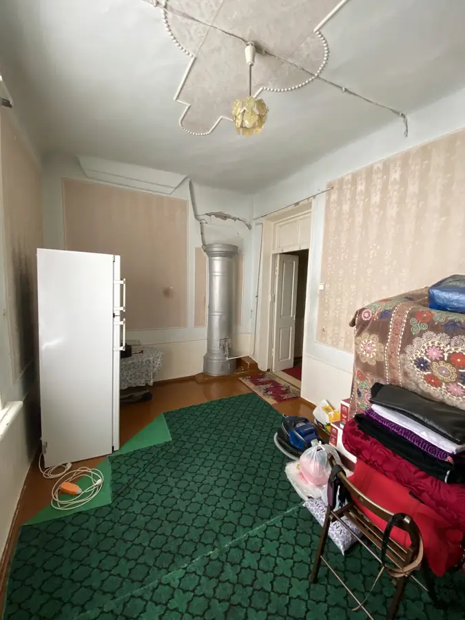 Продается 4-комнатная квартира − 80 м²