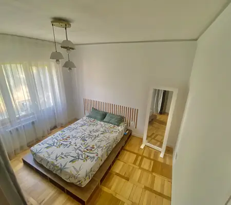 2-комнатная квартира − 57 м², 4/4 этаж