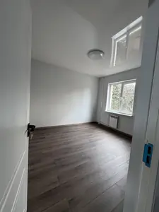 3 xonali kvartira sotiladi − 70 m²