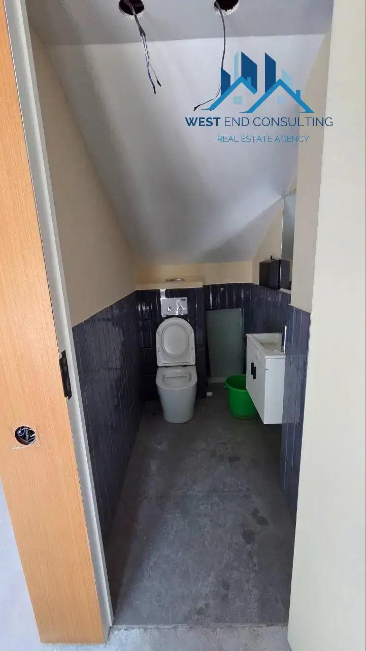Ijaraga ofis − 374 m²