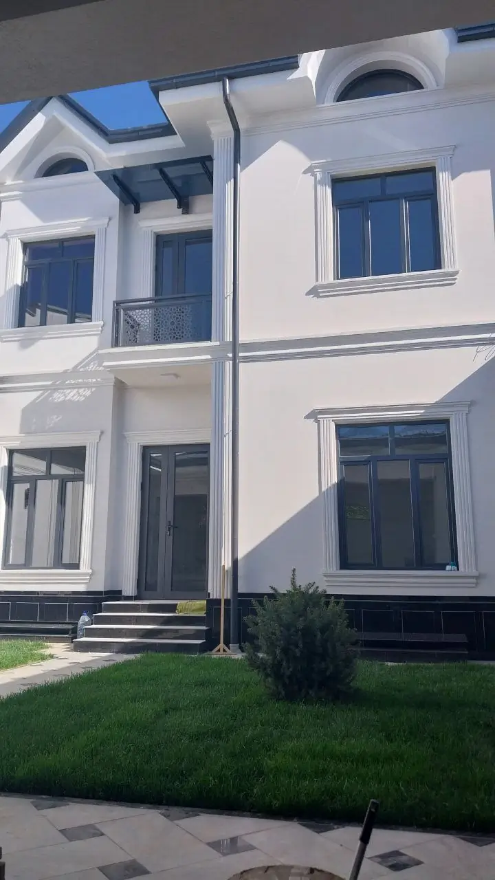 2 qavatli uy sotiladi − 300 m²