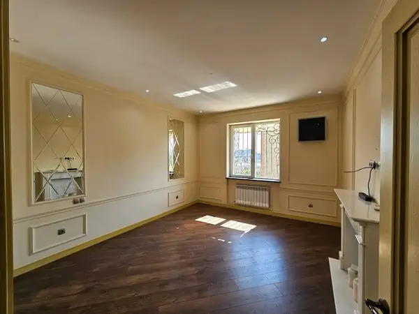 4-комнатная квартира − 216 м², 7/8 этаж