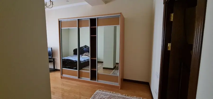 Ijaraga 4 xonali kvartira − 200 m²