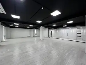 Ofis − 500 m², 9/10 qavat