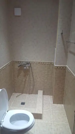 4 xonali kvartira sotiladi − 122 m²